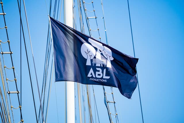 Onder eigen vlag